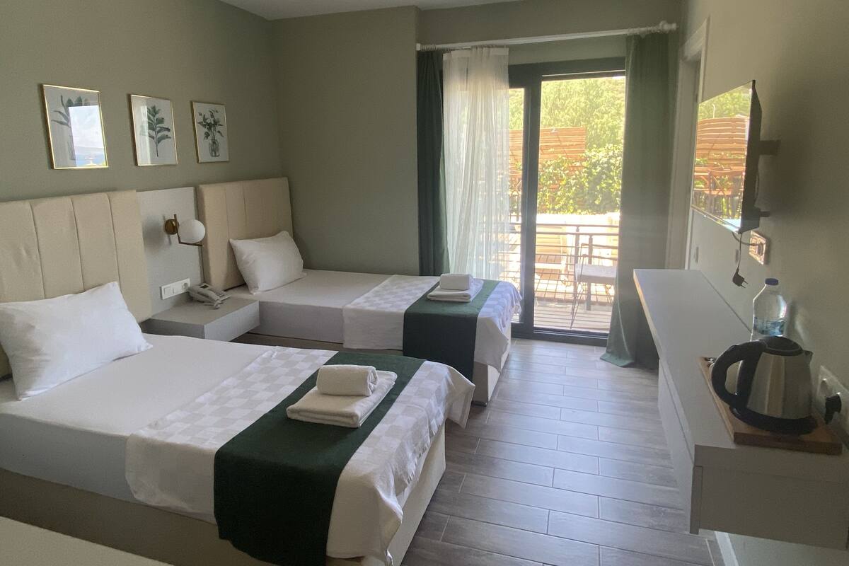 Premium bedding, minibar, desk, laptop workspace