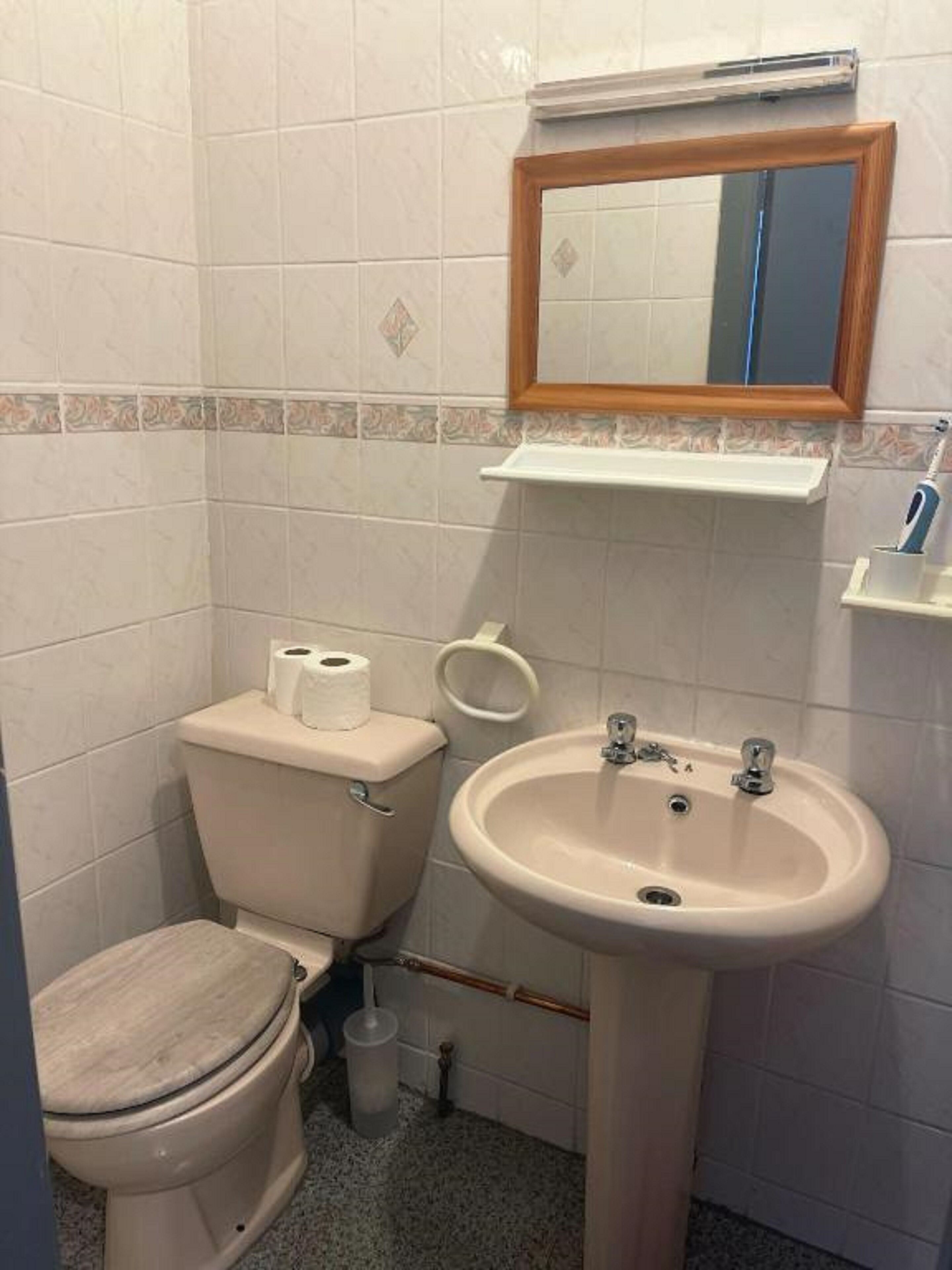 standard triple room, multiple beds | bathroom | shower, towels, toilet paper