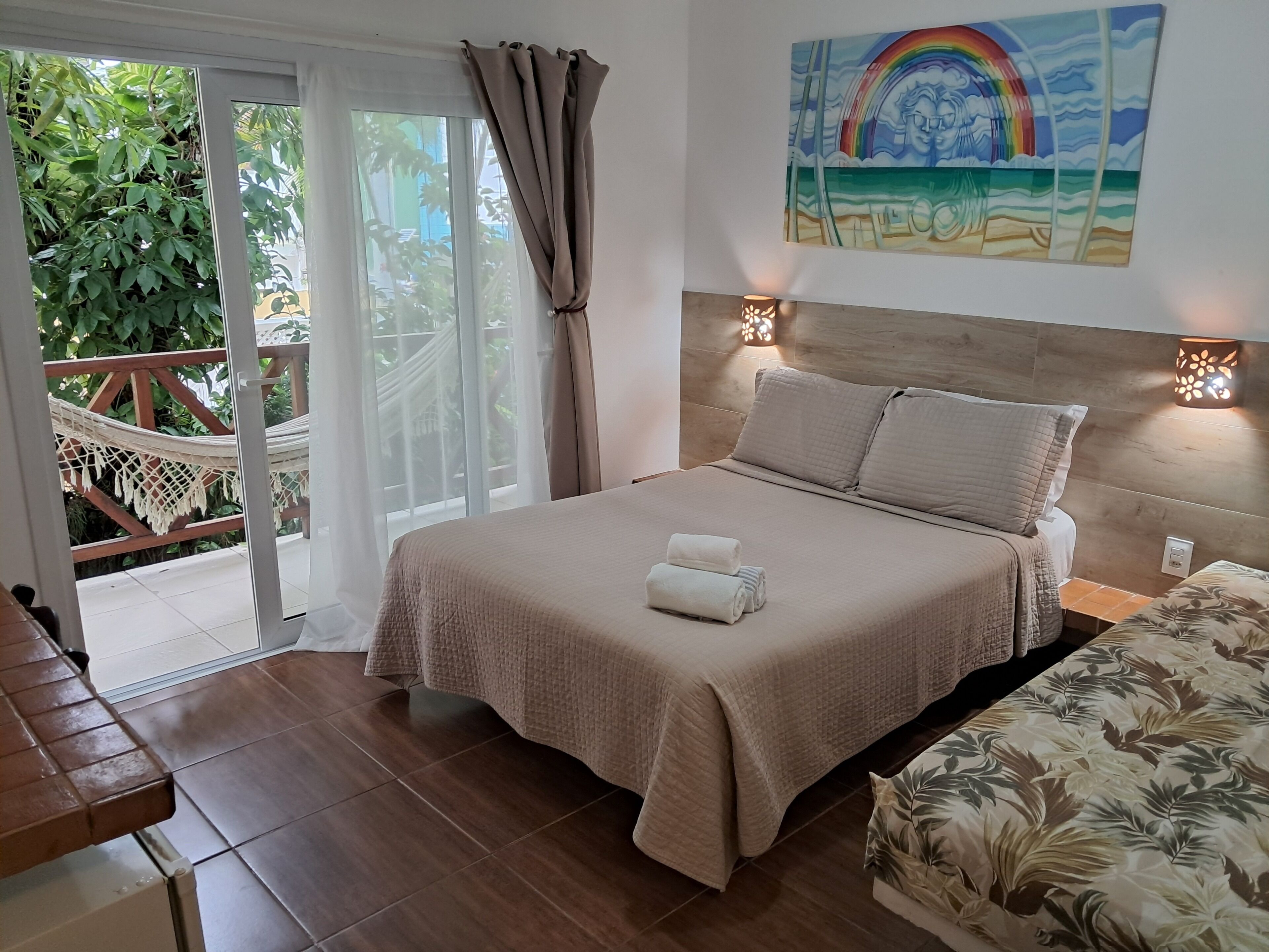Room, Garden View | Minibar, in-room safe, desk, blackout drapes