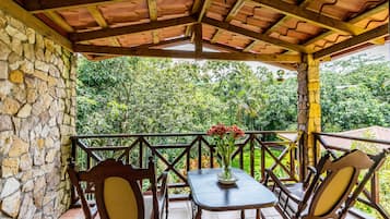El Rio Apartment | Balcony