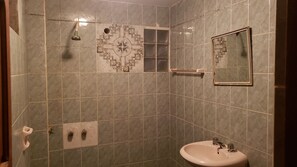 Bruser, brusehoved med spredningseffekt