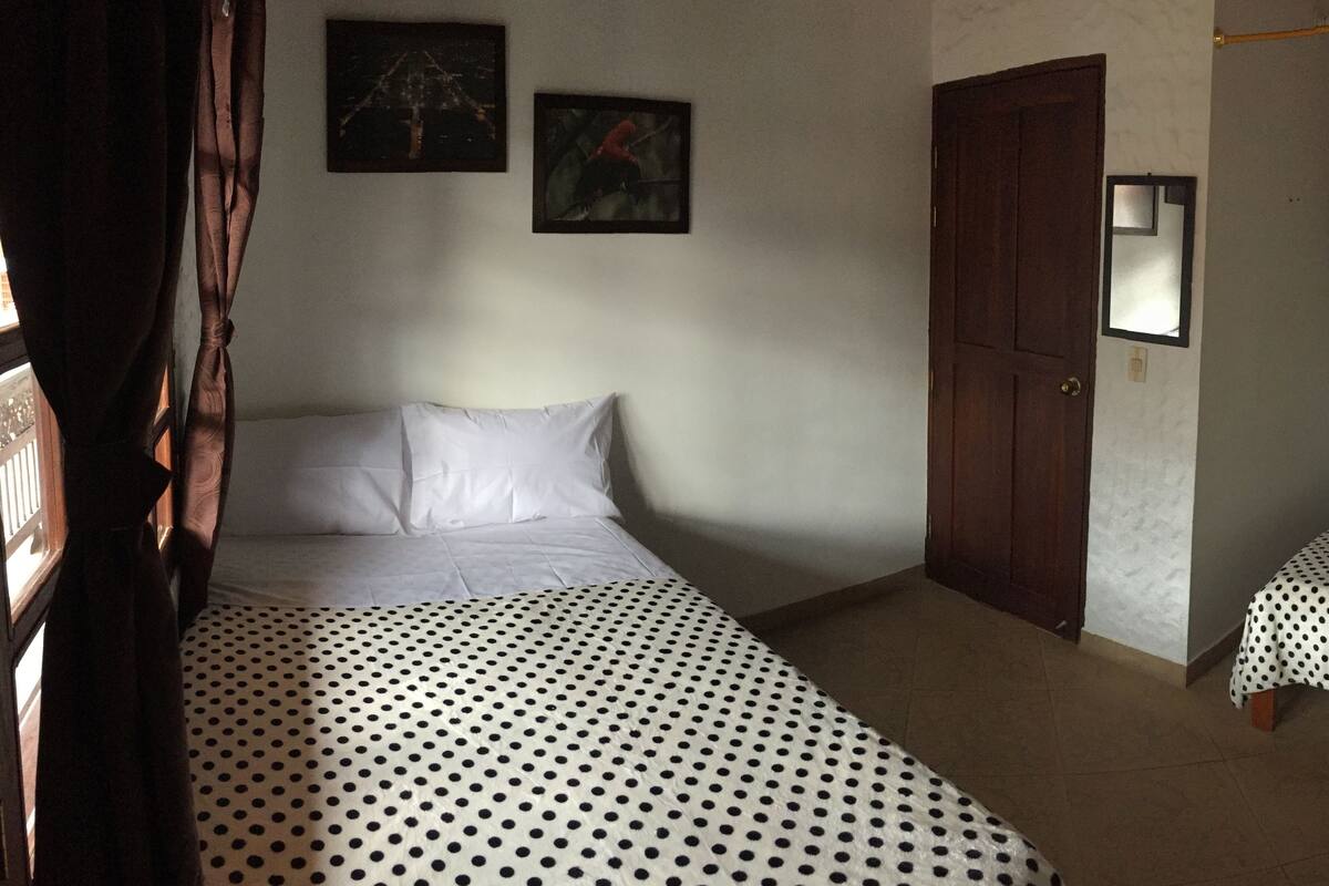Family Apartment, 2 Bedrooms | Laptop workspace, bed sheets