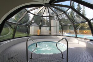 Bañera de hidromasaje exterior