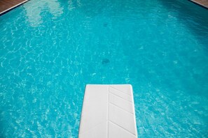 Seasonal outdoor pool, pool umbrellas, sun loungers - L'Antica Vigna (Randazzo)