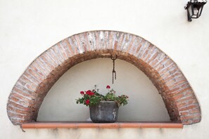 Exterior detail - L'Antica Vigna (Randazzo)