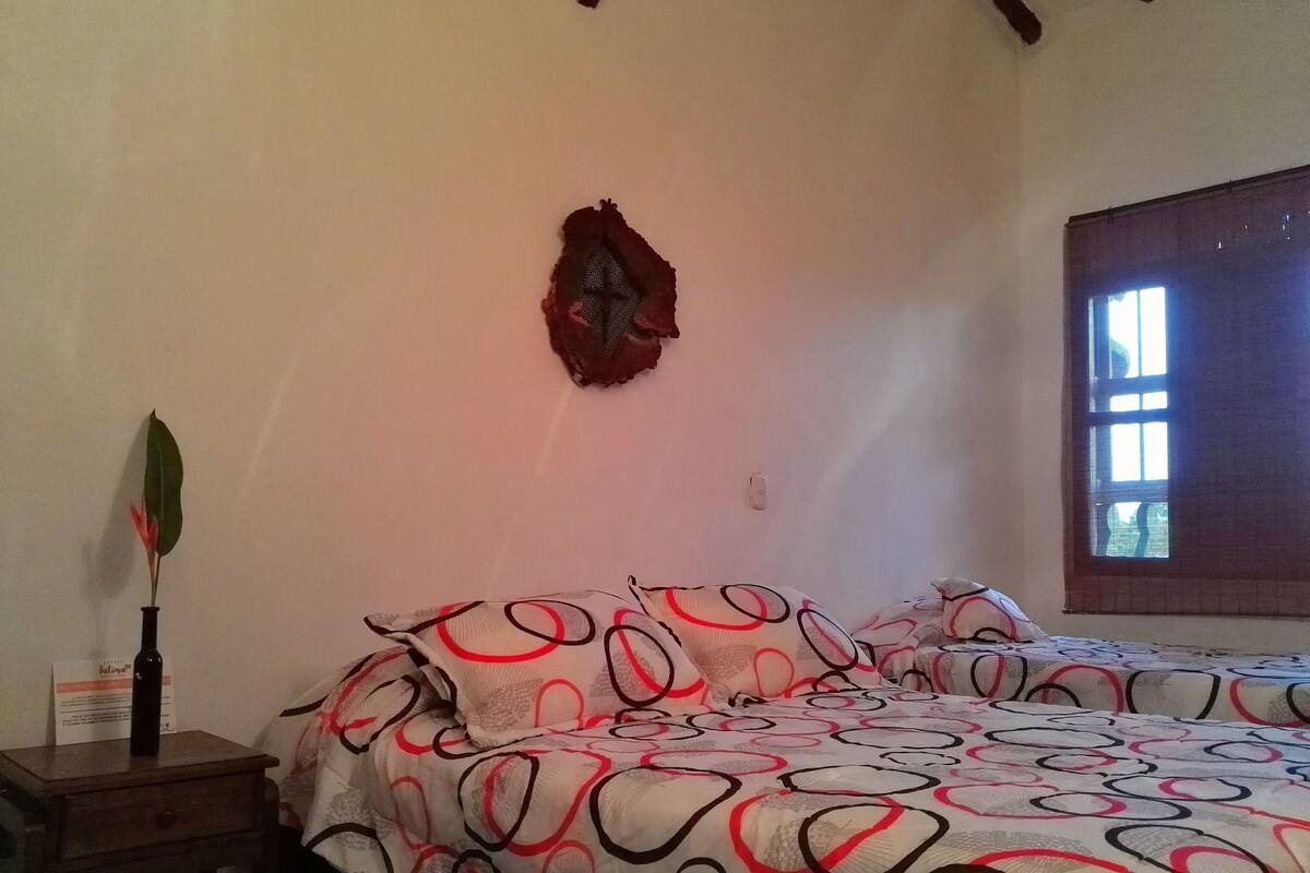 Cortinas blackout, camas plegables/adicionales y wifi gratis