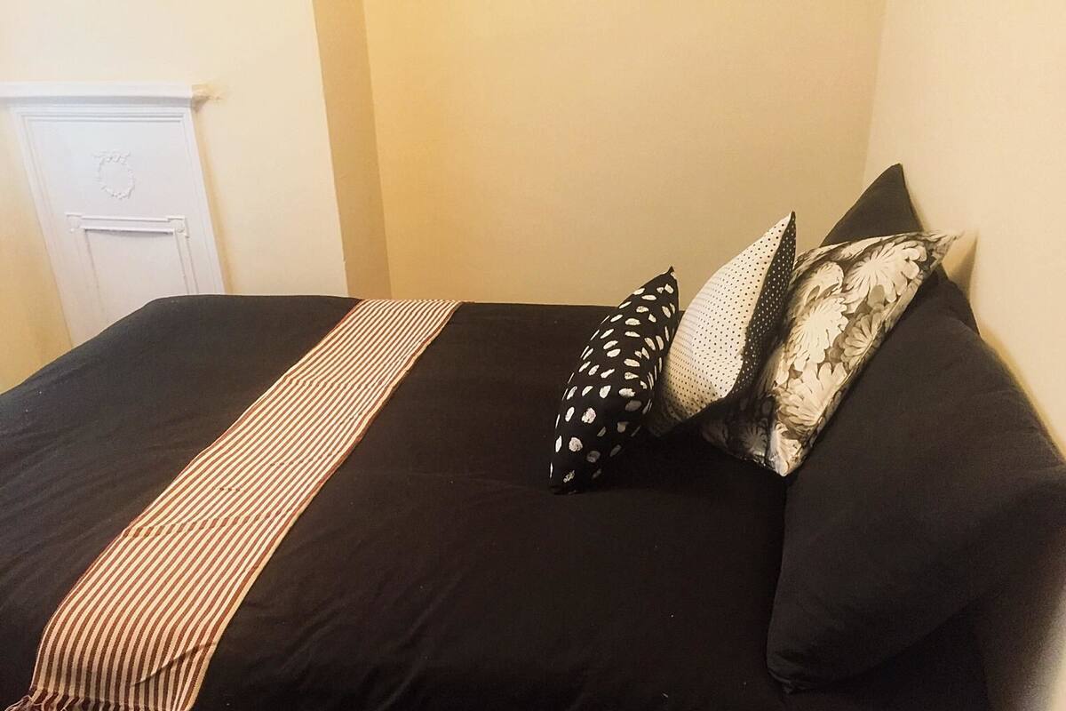 Economy Double Room | Peti besi dalam bilik, kalis bunyi, seterika/papan seterika