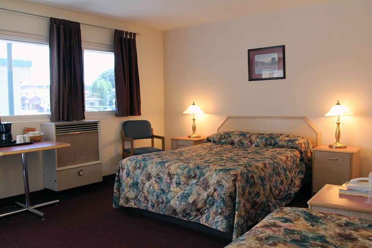 Room | Desk, blackout curtains, iron/ironing board, free WiFi