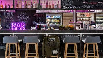 Bar (in der Unterkunft)