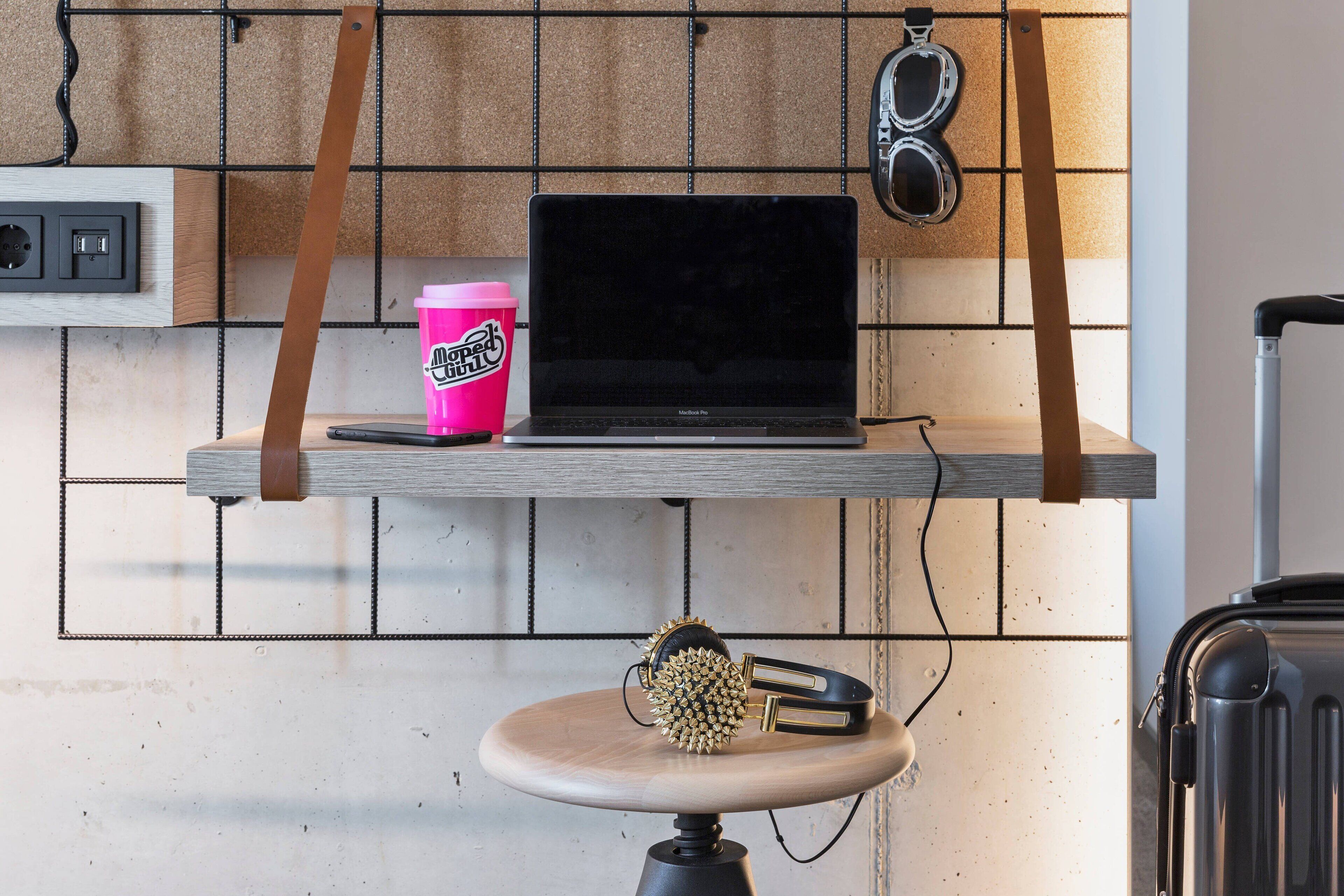 room, 1 queen bed | 1 bedroom, blackout curtains, soundproofing, free wifi