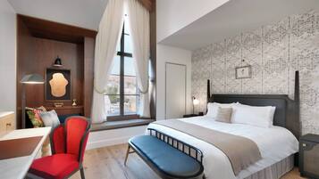 In-room safe, individually decorated, individually furnished, desk