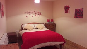 3 chambres, fer et planche Ă repasser, accĂšs Internet, draps fournis