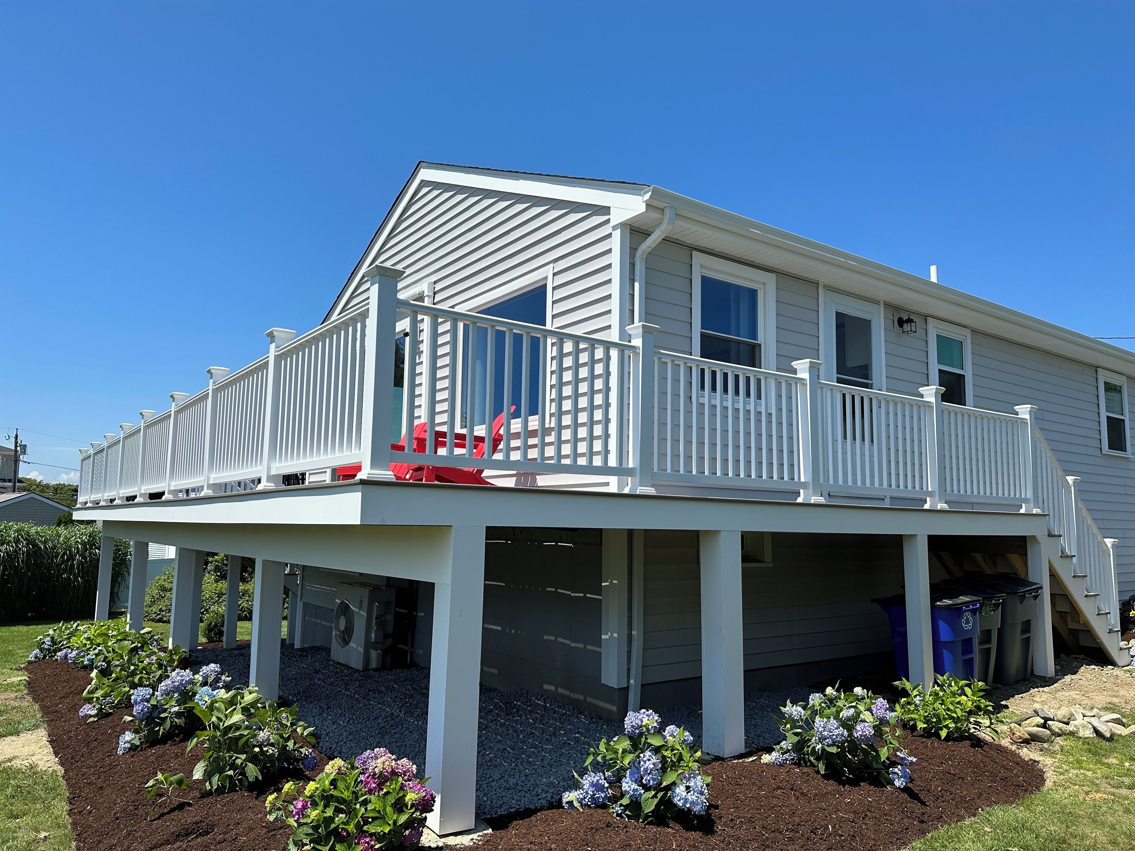5 Minute Walk to Top RI Beach - Huge Deck - Amazing Location - 4 Bedroom
