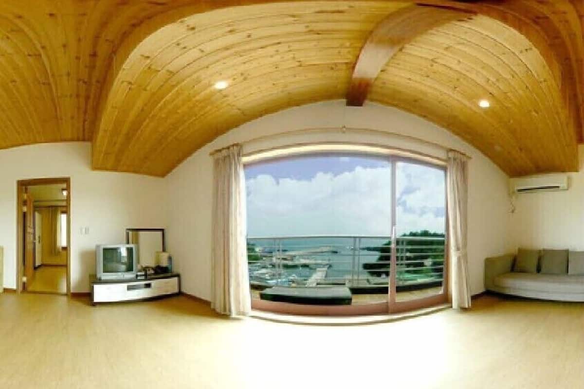 House, 2 Bedrooms (25 PY) | Living room | Flat-screen TV