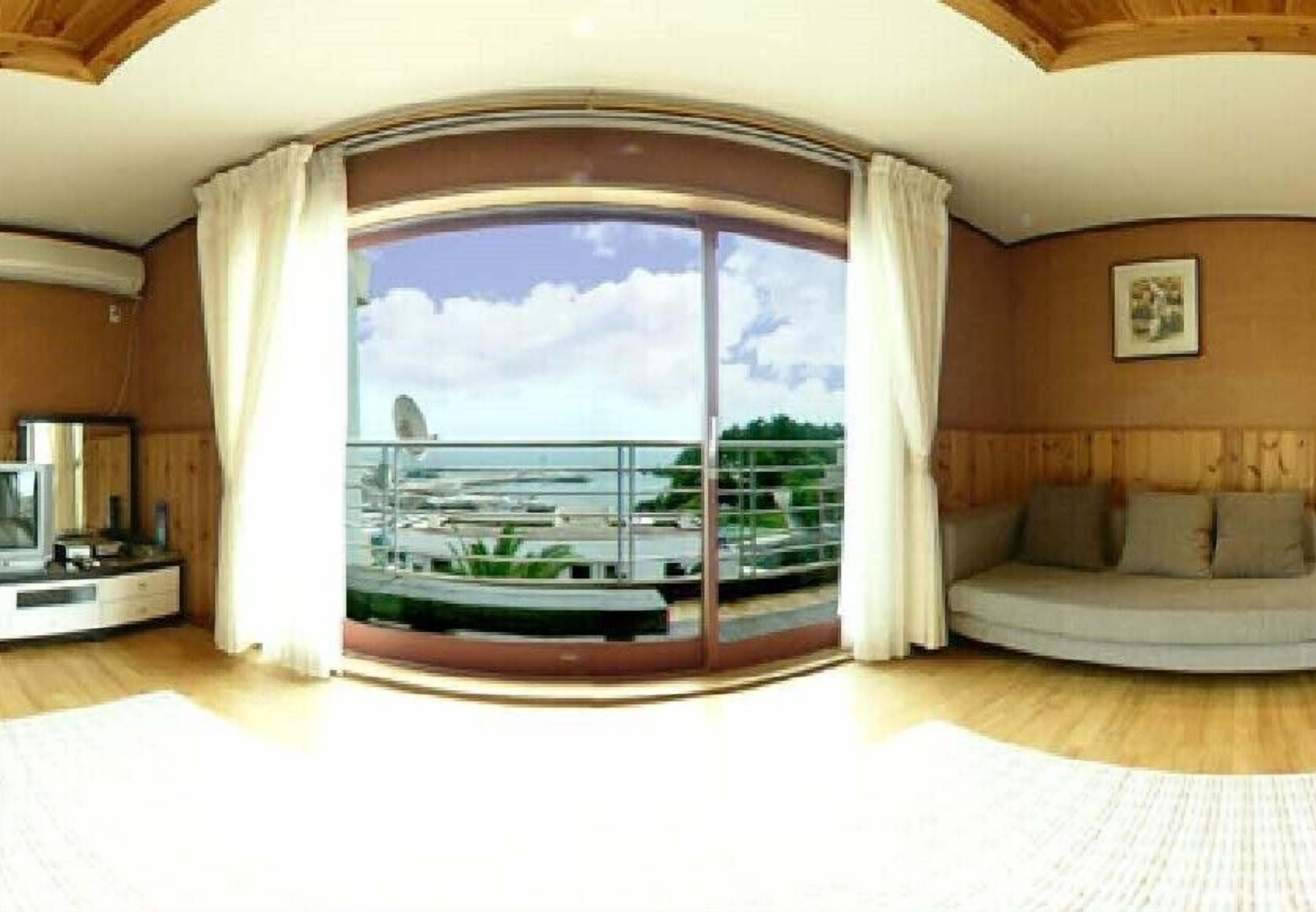House, 1 Bedroom (18 PY) | Living room