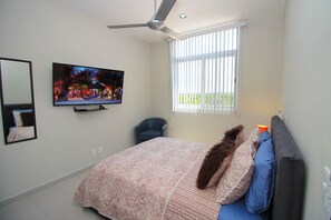 Deluxe Apartment, 2 Bedrooms, City View | 2 bedrooms, premium bedding, down comforters, in-room safe - Riviera Towers 2BR & Pool (Playa del Carmen)