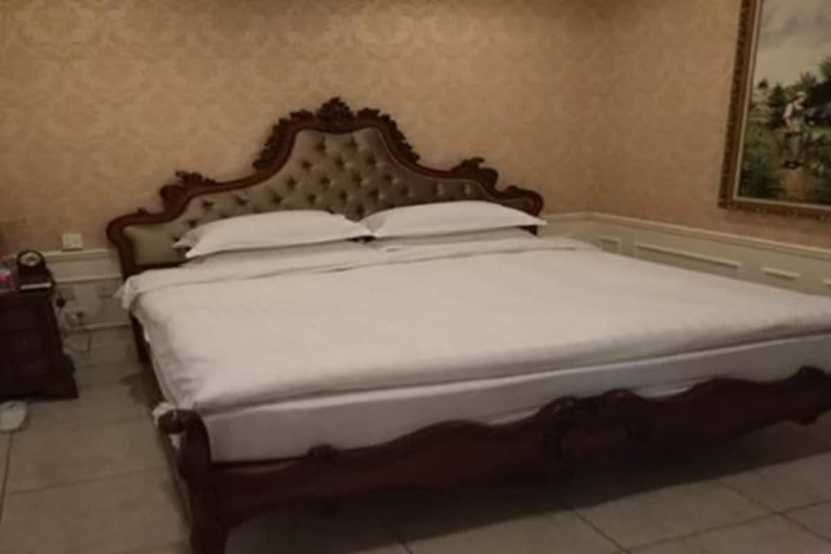 Căn hộ dành cho gia đình, 3 phòng ngủ | Bàn, màn/rèm cản sáng, truy cập Internet không dây miễn phí 
