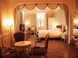 Desk, blackout curtains, free WiFi, bed sheets