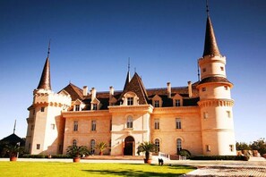 Front of property - Chateau Changyu AFIP Global Beijing (Miyun)