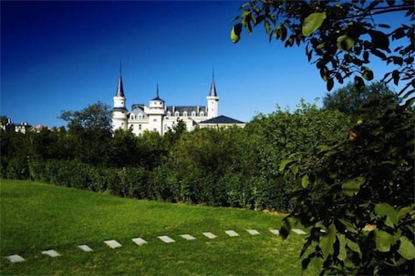 Garden. Chateau Changyu AFIP Global Beijing