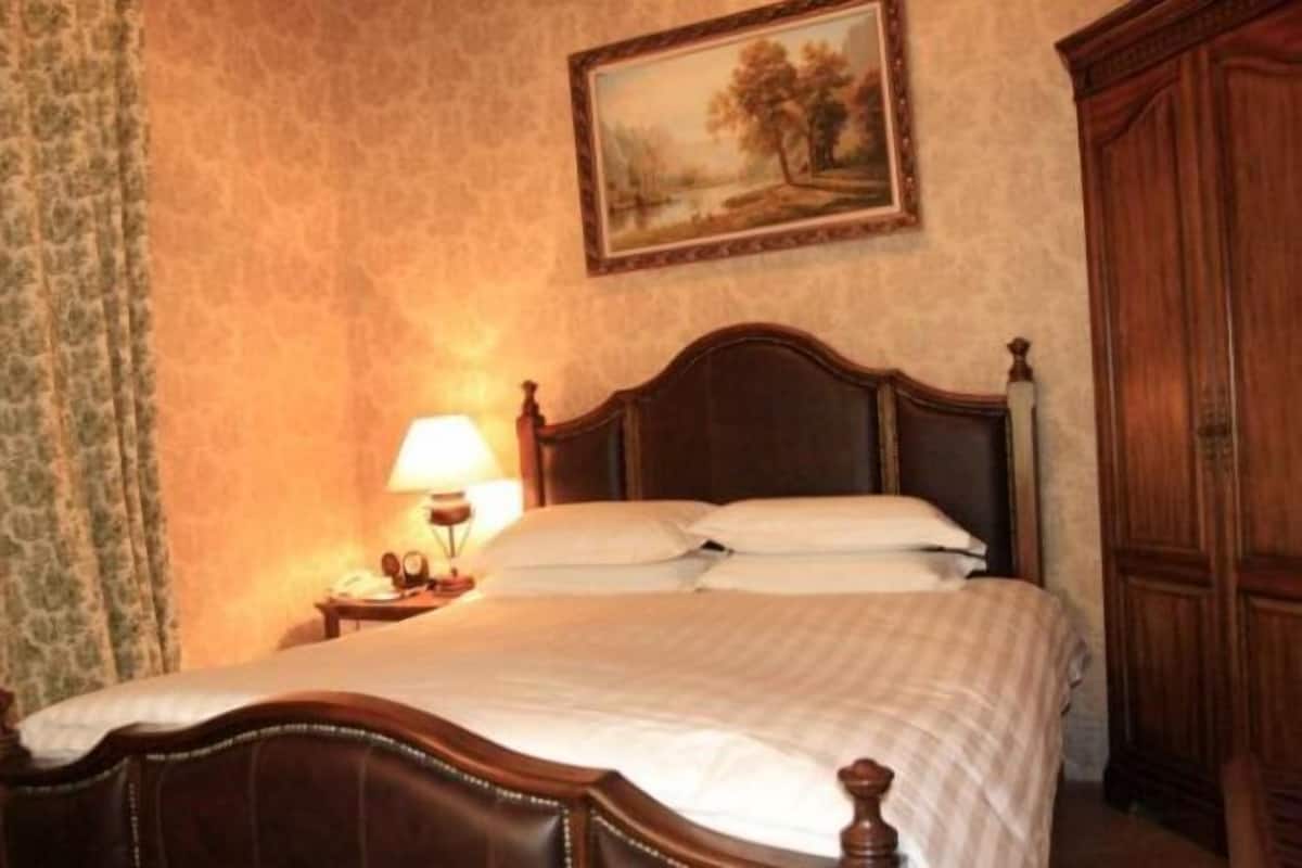 Bureau, rideaux occultants, Wi-Fi gratuit, draps fournis
