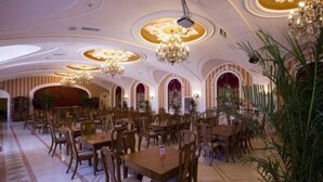 Dining - Chateau Changyu AFIP Global Beijing (Miyun)