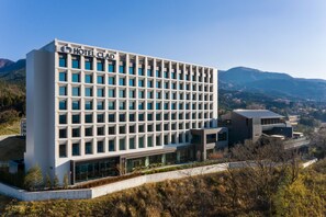 المنشأة من الخارج