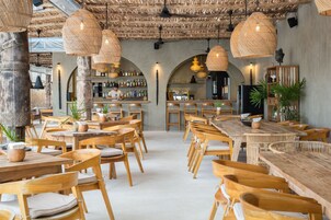 Breakfast, lunch, dinner served; international cuisine 