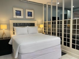 Deluxe Double or Twin Room, Non Smoking, Pool Access | Minibar, iron/ironing board, bed sheets