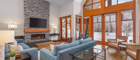 Téléviseur, foyer, bureau