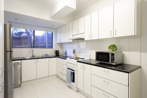 Basic Apartment | Private kitchen