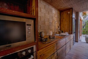 Villa, 4 Bedrooms, Pool View | Private kitchen