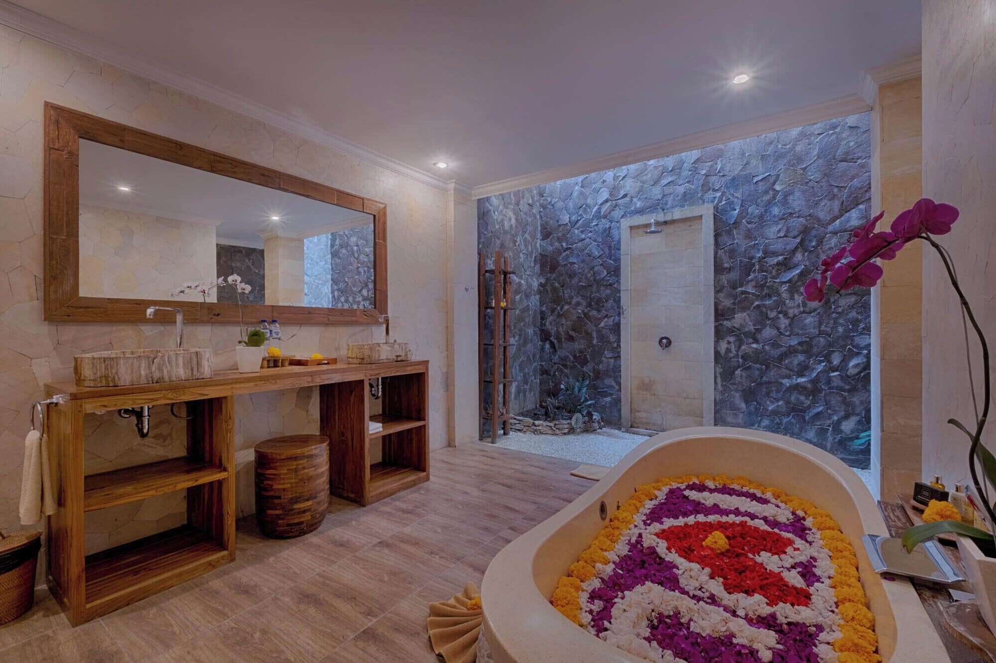 4 habitaciones, ropa de cama de alta calidad y decoración personalizada 