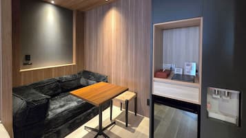 Room with Japanese Cypress Bath | Individually decorated, individually furnished, free WiFi, bed sheets