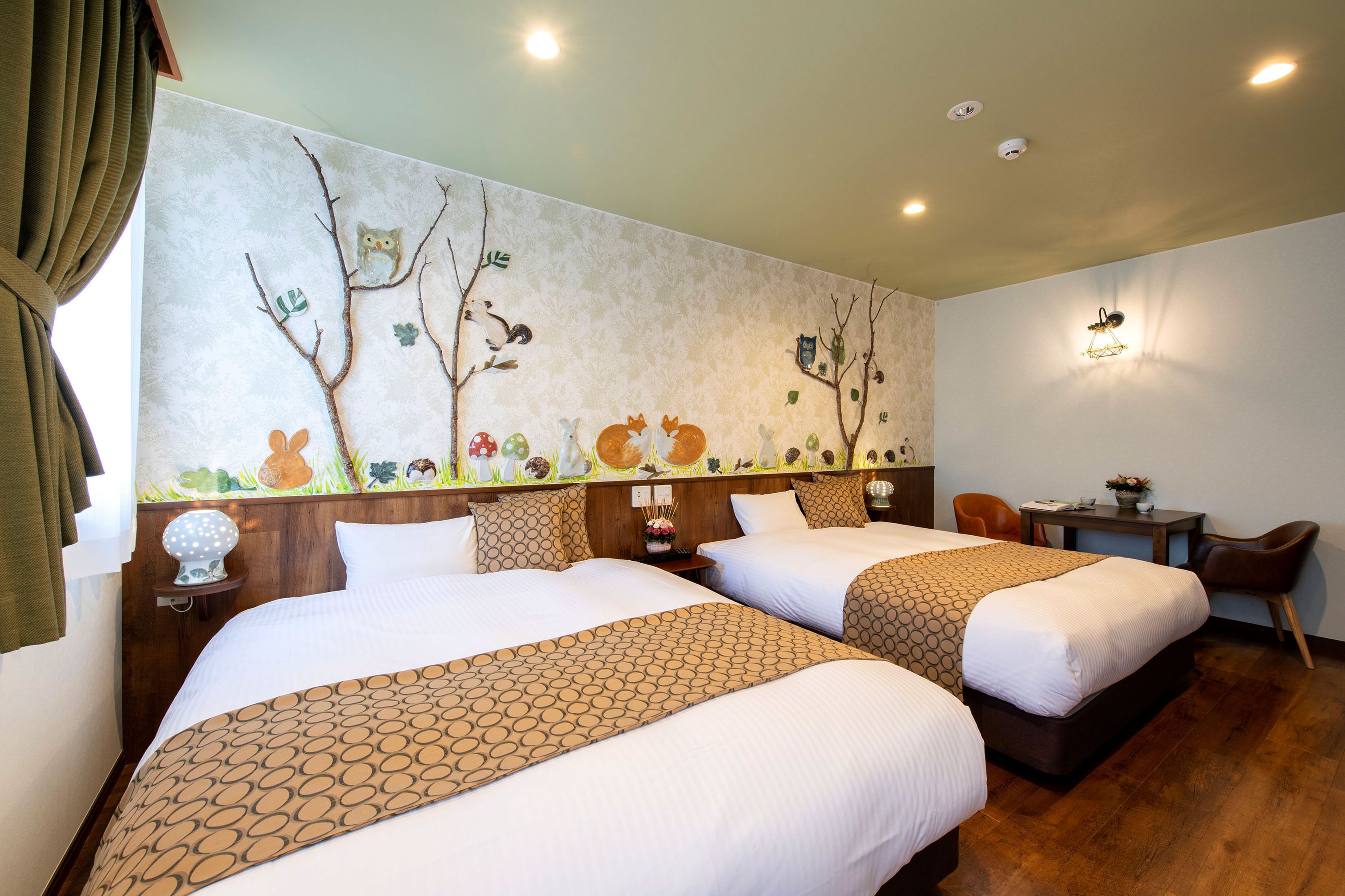 individually decorated, individually furnished, free wifi, bed sheets