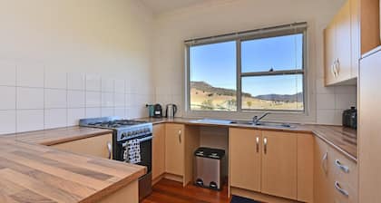 Somerville Wine Cottage Hideaway 3-Bedroom Cottage Near Broke Wineries