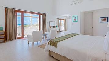 6 bedrooms, iron/ironing board, free WiFi, alarm clocks