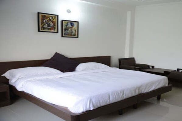 Superior Room | Soundproofing, free WiFi, wheelchair access - Varanasi Homestay (Varanasi)