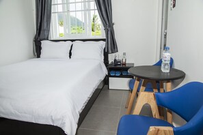 標準雙人房 | 迷你吧、摺床/加床 (收費)、免費 Wi-Fi、床單
