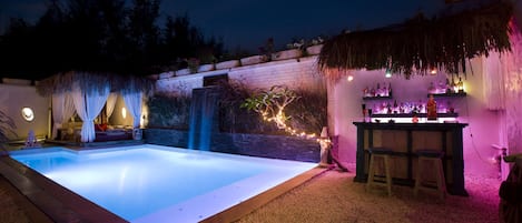 Kolam renang outdoor