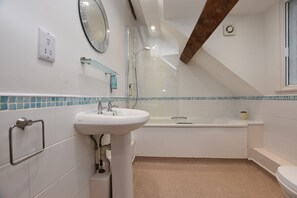 Deluxe Suite, Ensuite | Bathroom - The Halford Bridge Inn (Shipston on Stour)