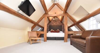 The Halford Bridge Inn