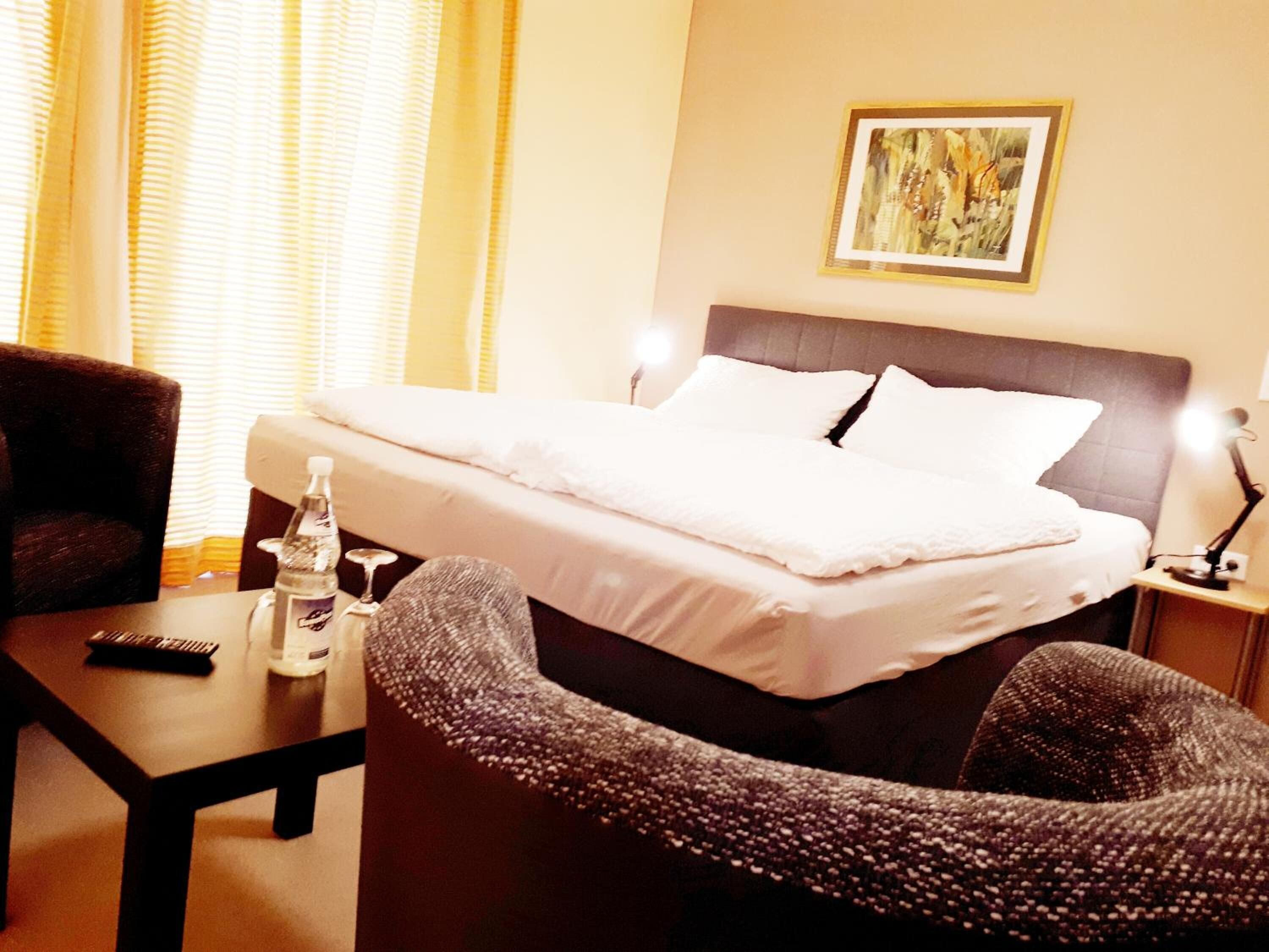 Desk, free WiFi, bed sheets