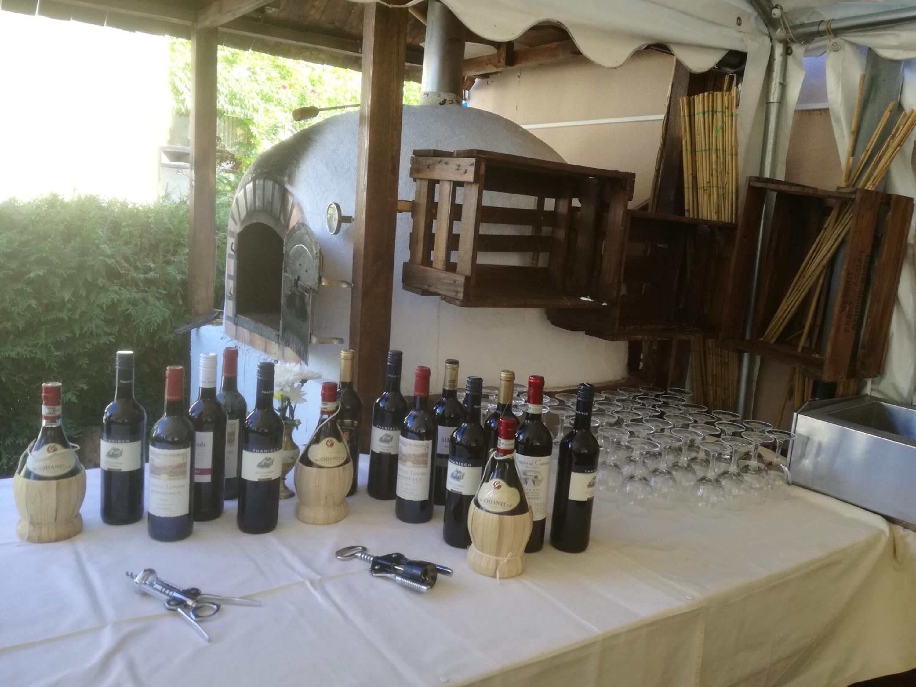 2 restaurants, dinner served, international cuisine