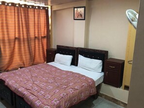 基本雙人房 | 熨斗/熨衣板、免費無線上網