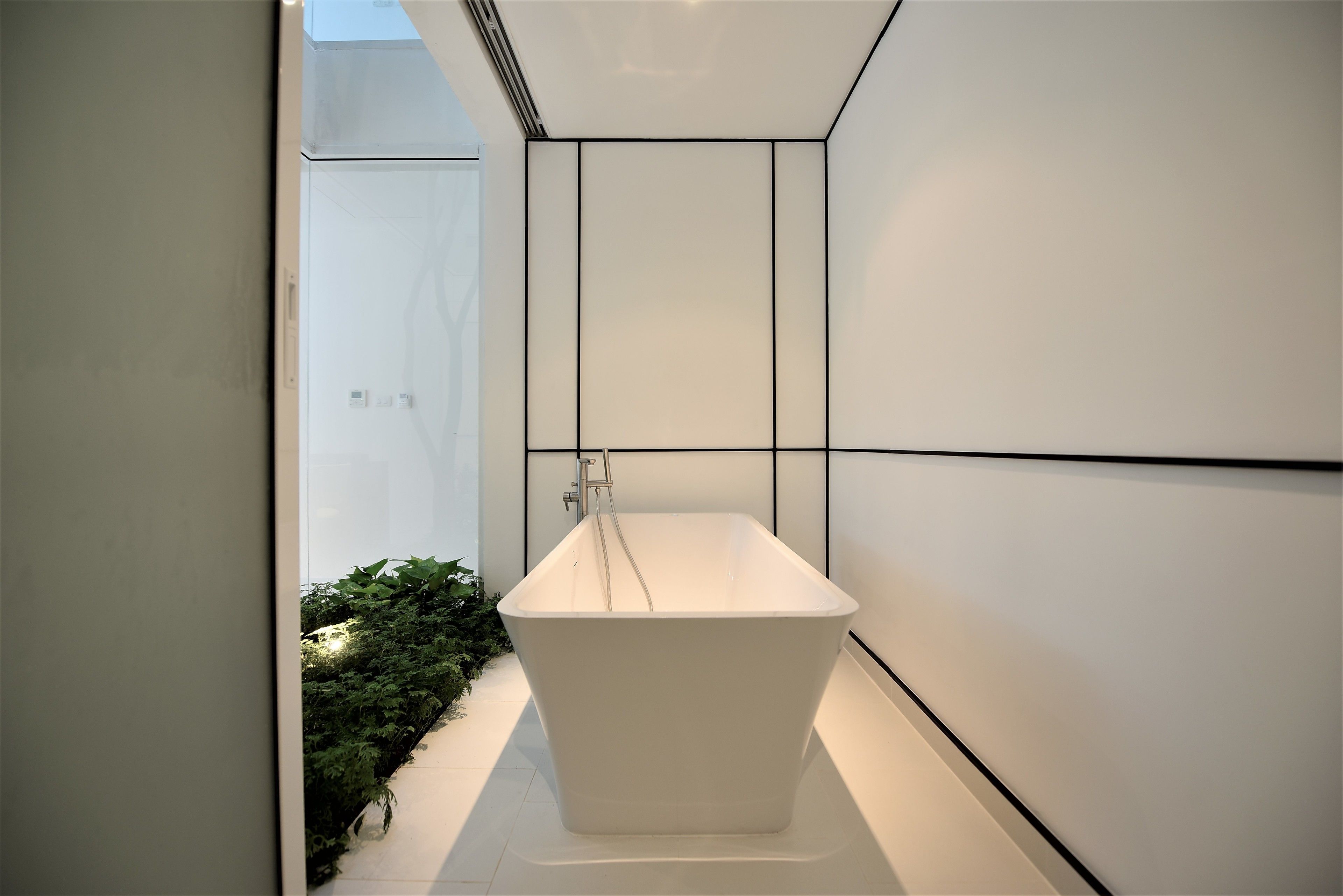 siam deluxe | bathroom | separate bathtub and shower, designer toiletries, hair dryer, bathrobes