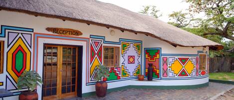 Fachada de la propiedad