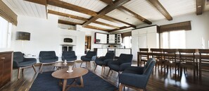 Tvåbäddsrum | Vardagsrum | Tv