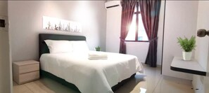 1 House | 4 bedrooms, individually decorated, individually furnished - Yolo Desaru (Bandar Penawar)