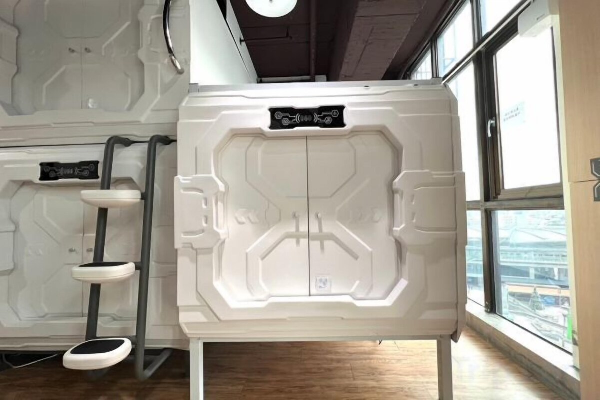 Standard Single Capsule Room For Female
